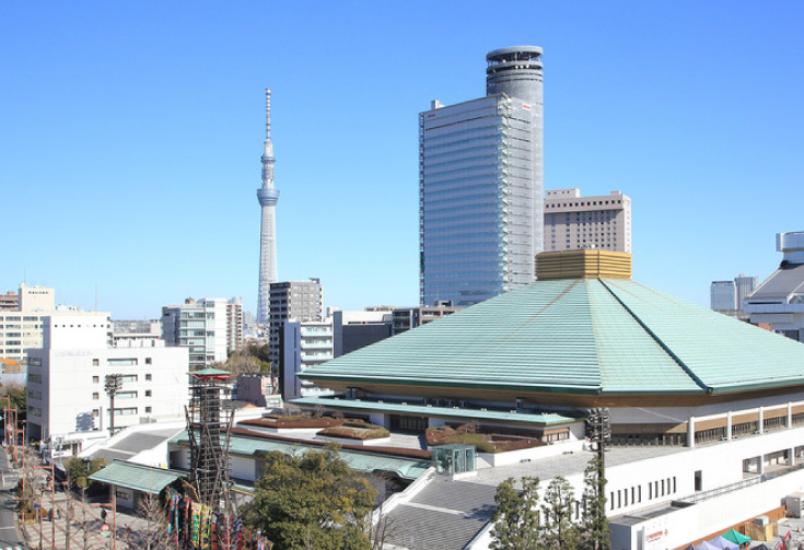 両国国技館と東京スカイツリー